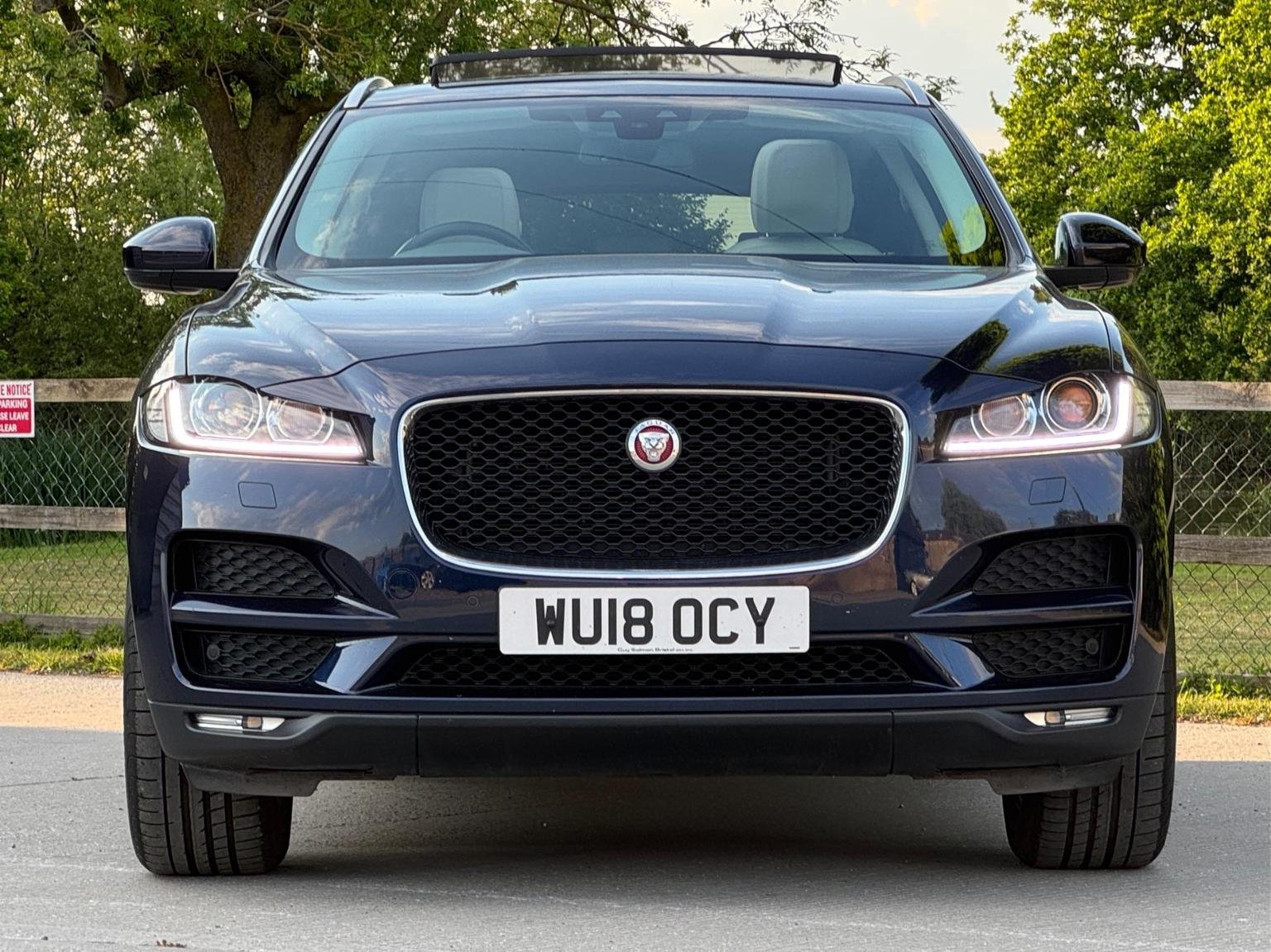 Jaguar F Pace