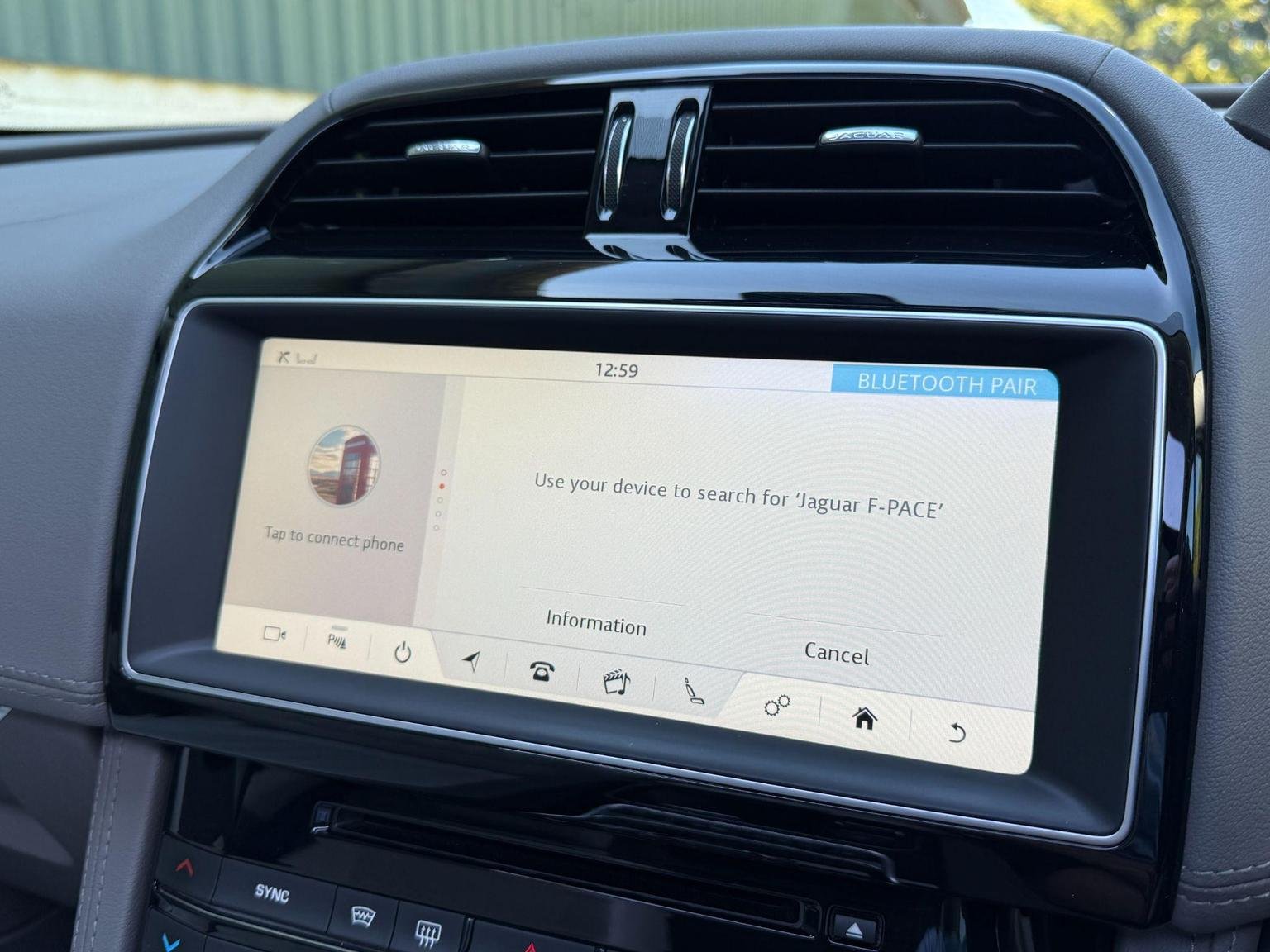 Jaguar F Pace