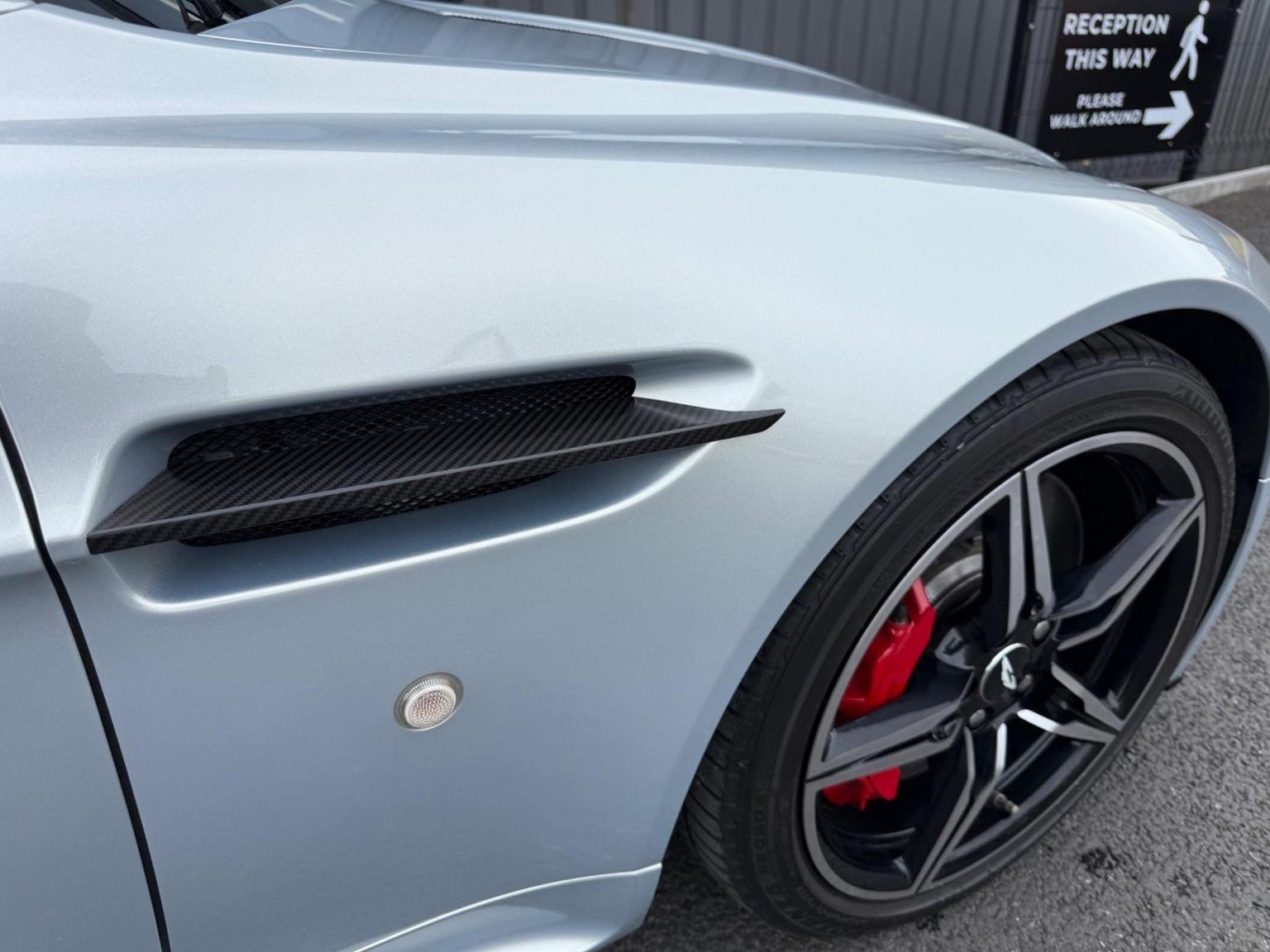 Aston Martin Vantage