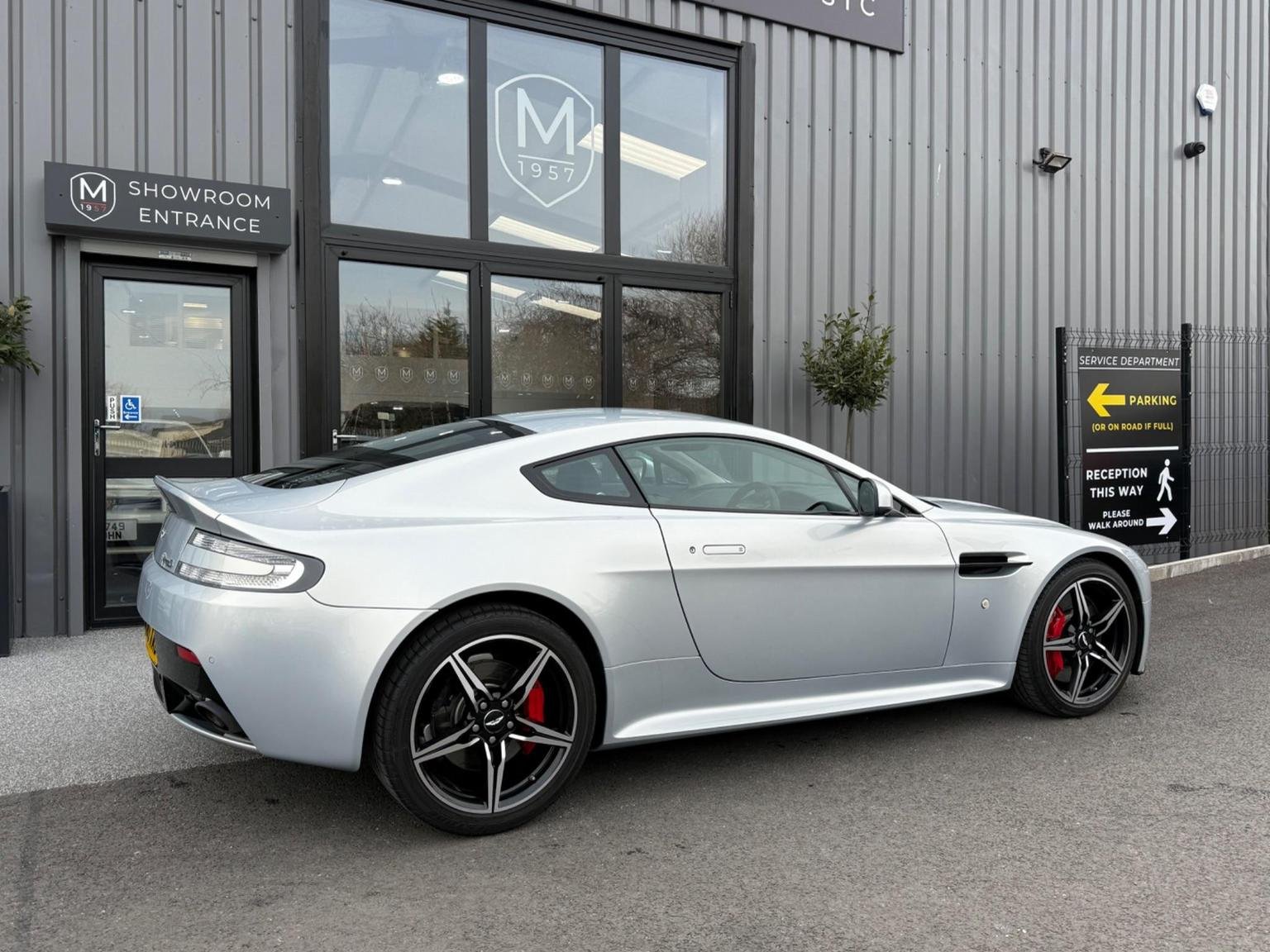 Aston Martin Vantage
