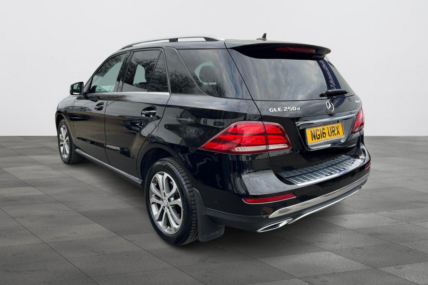 Mercedes Benz GLE-CLASS