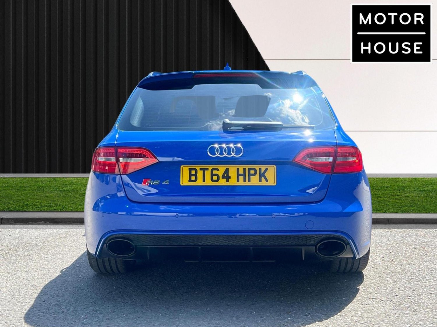 Audi RS4 Saloon