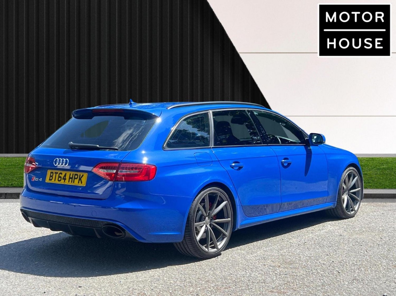 Audi RS4 Saloon