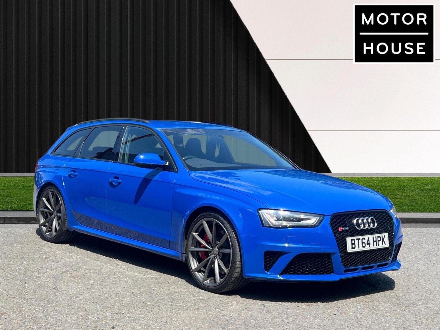 Audi RS4 Saloon