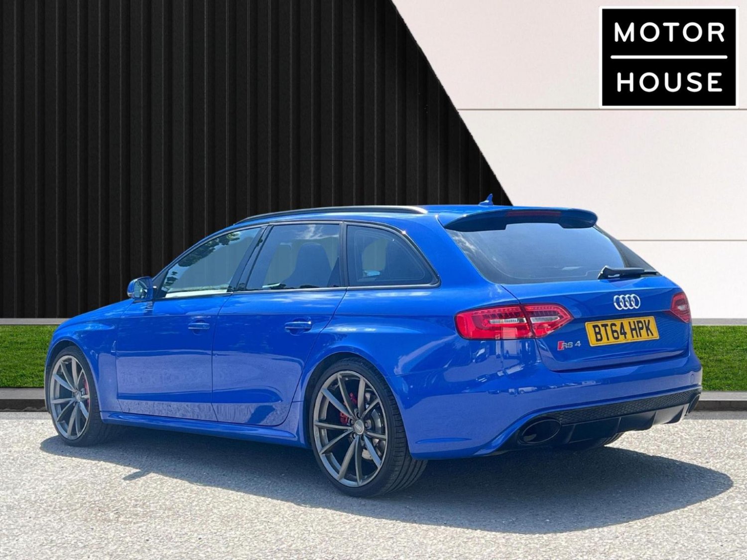 Audi RS4 Saloon