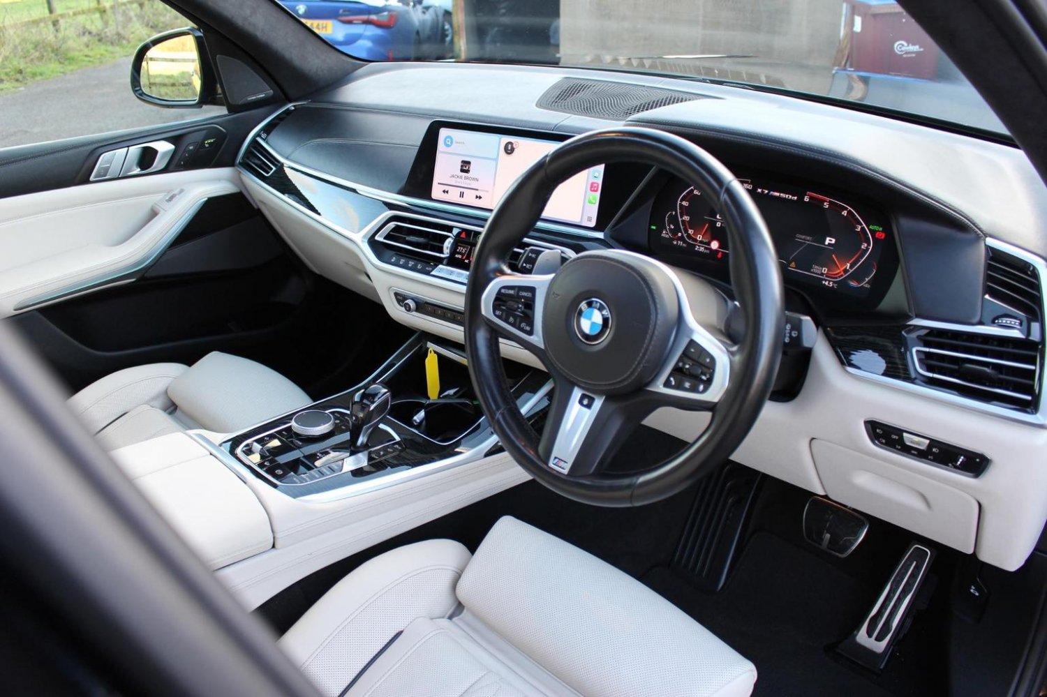BMW X7