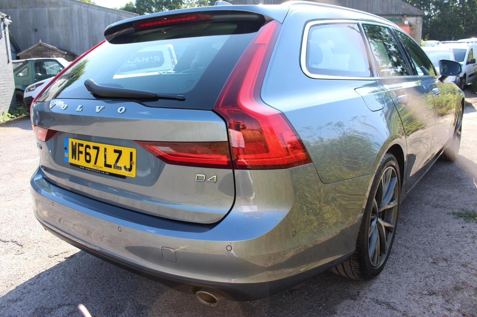 Volvo V90