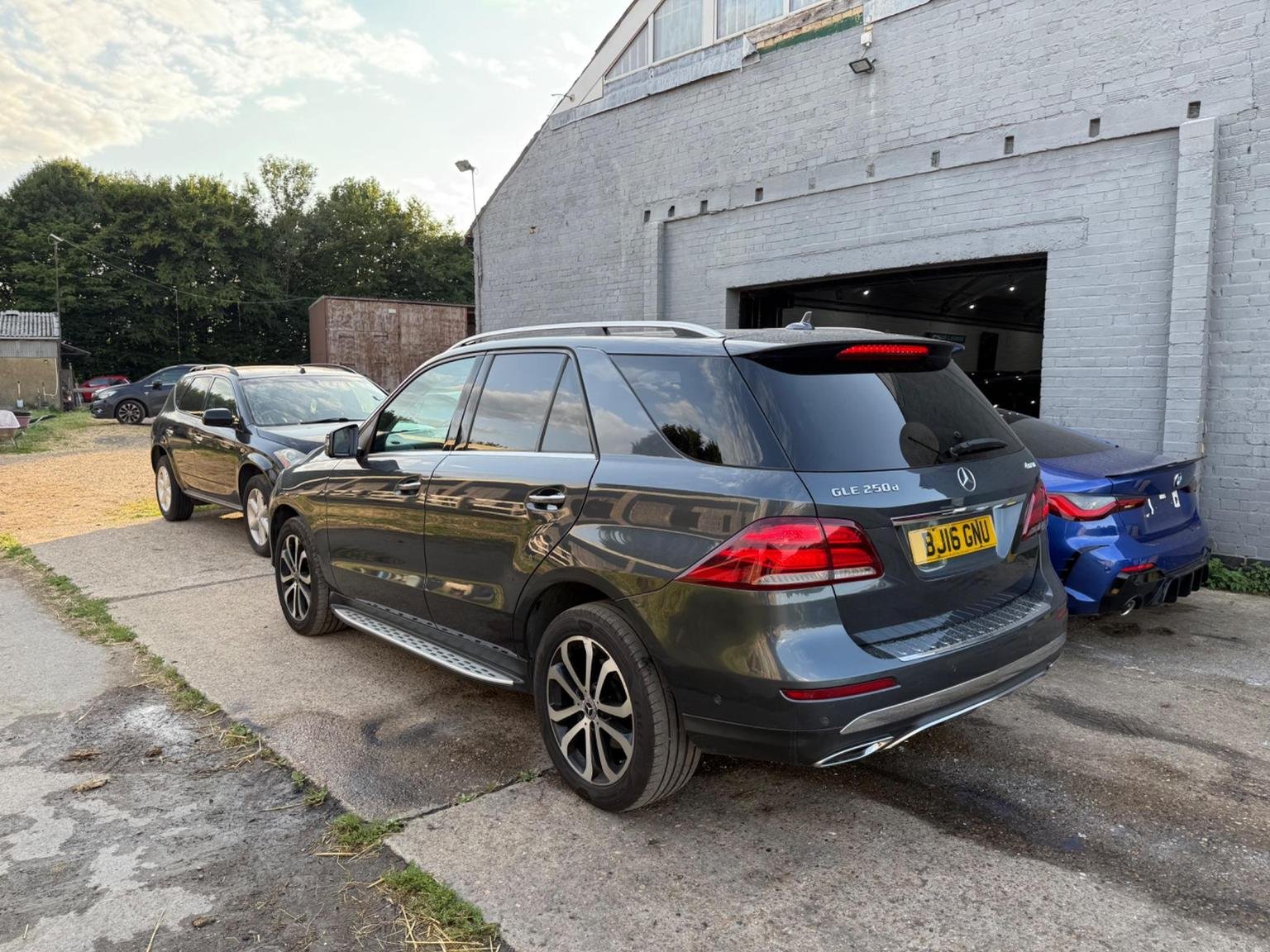 Mercedes Benz GLE-CLASS