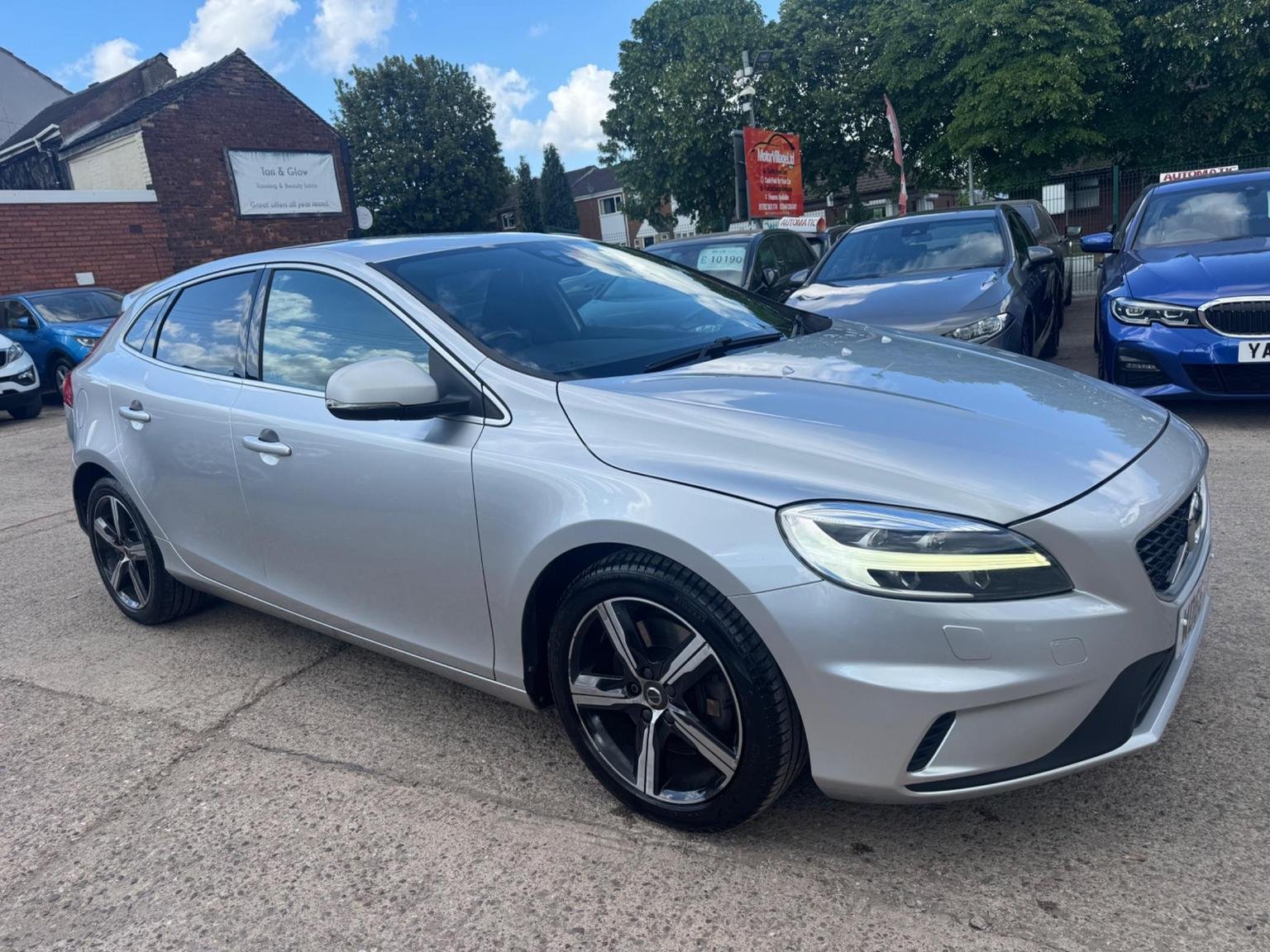 Volvo V40