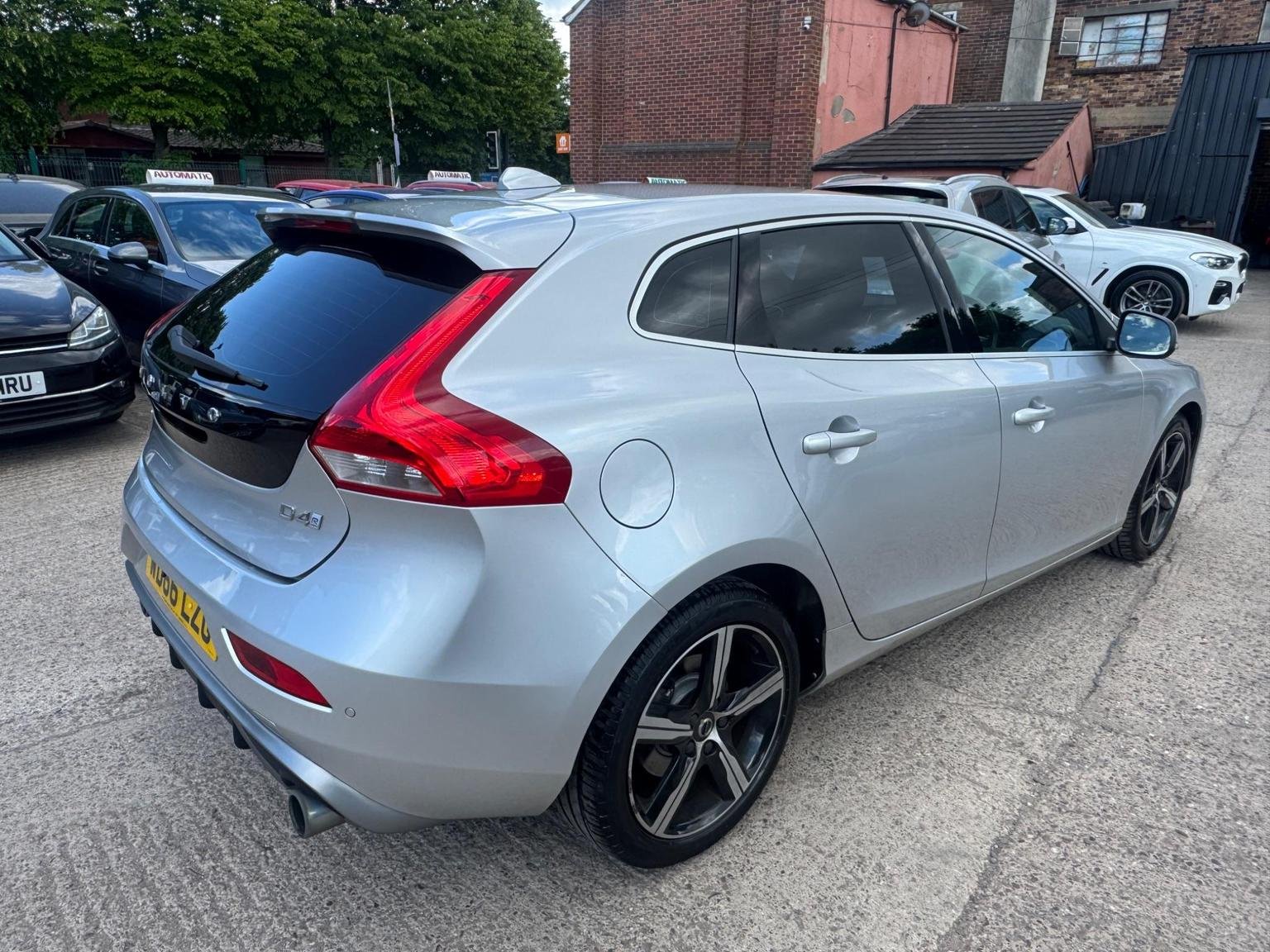 Volvo V40