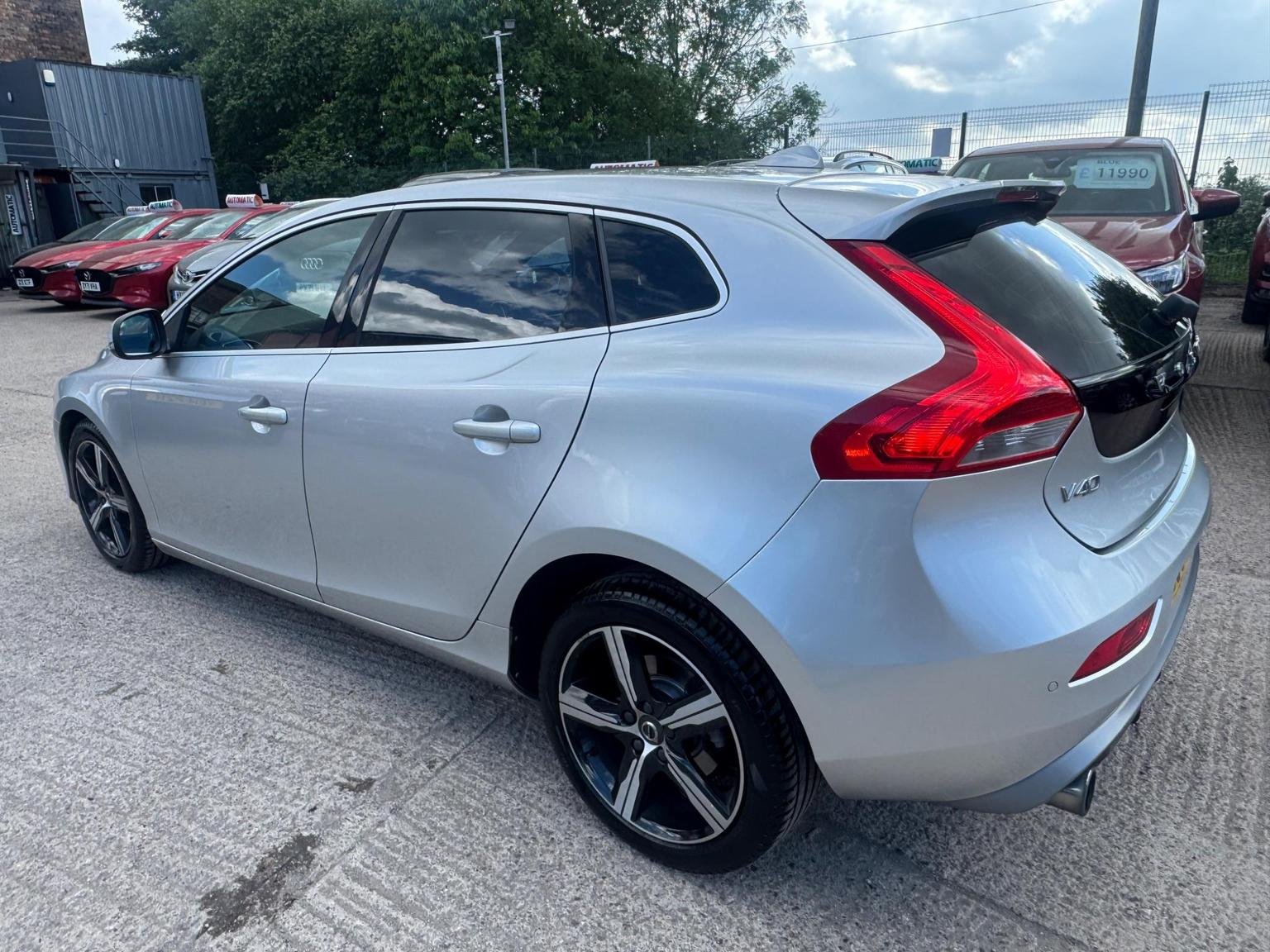 Volvo V40