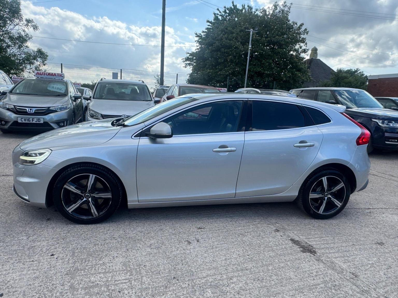 Volvo V40