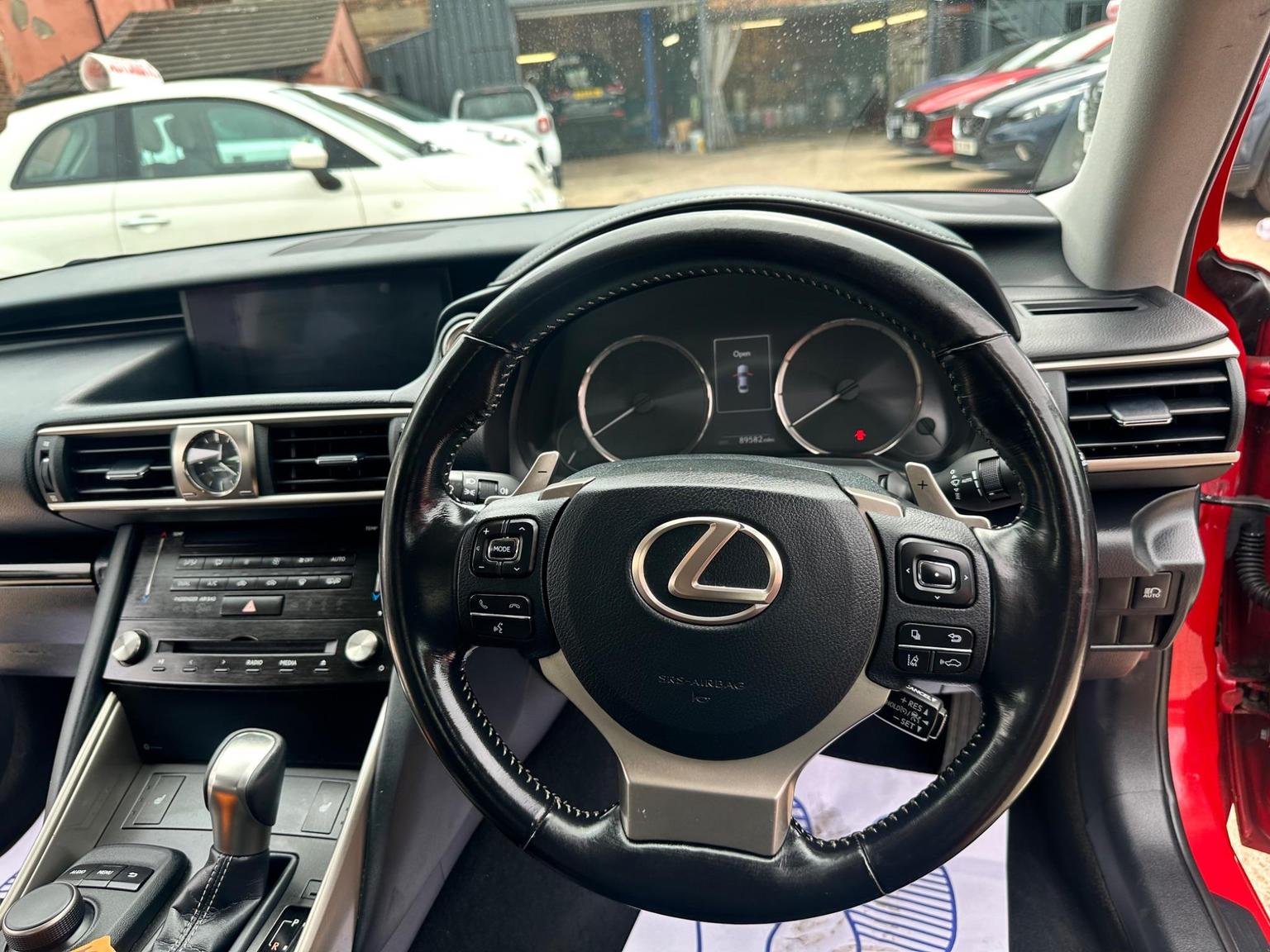 Lexus IS