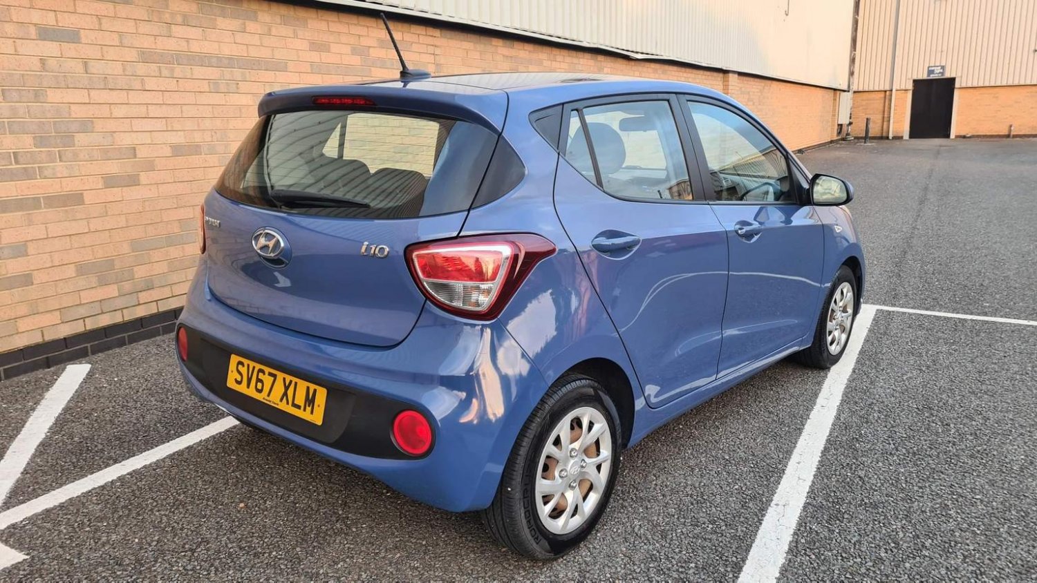 Hyundai i10