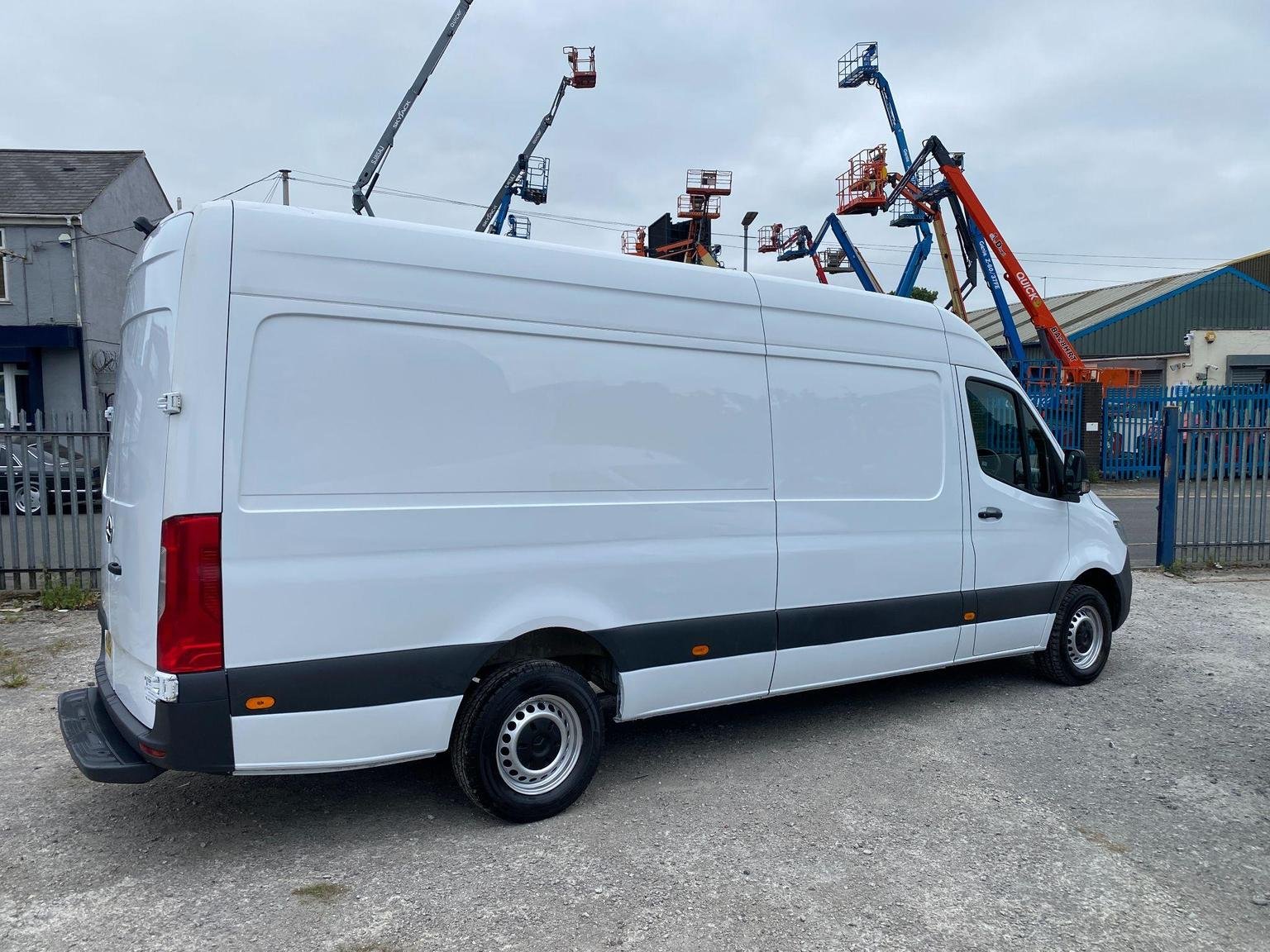 Mercedes Benz Sprinter
