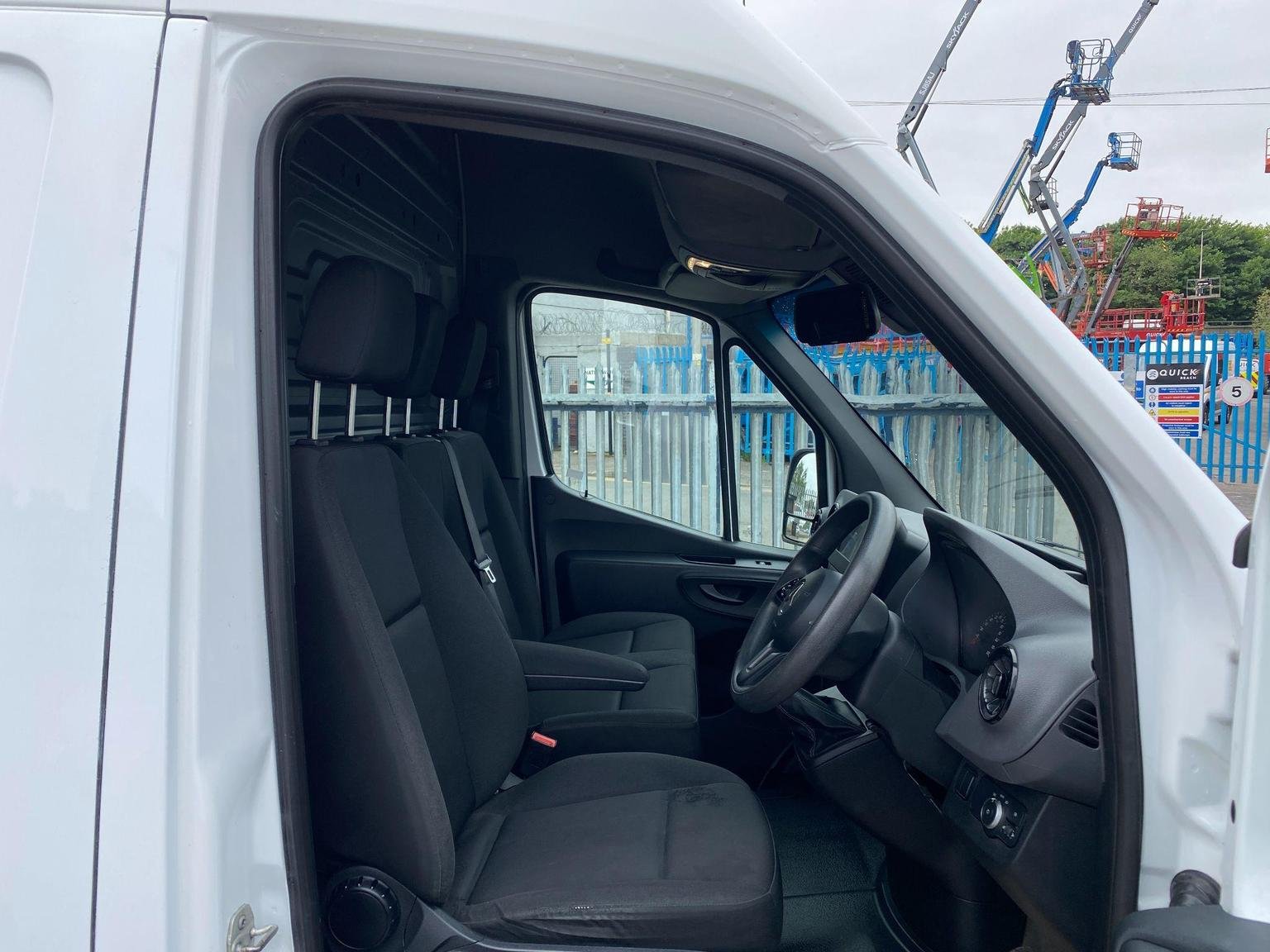 Mercedes Benz Sprinter