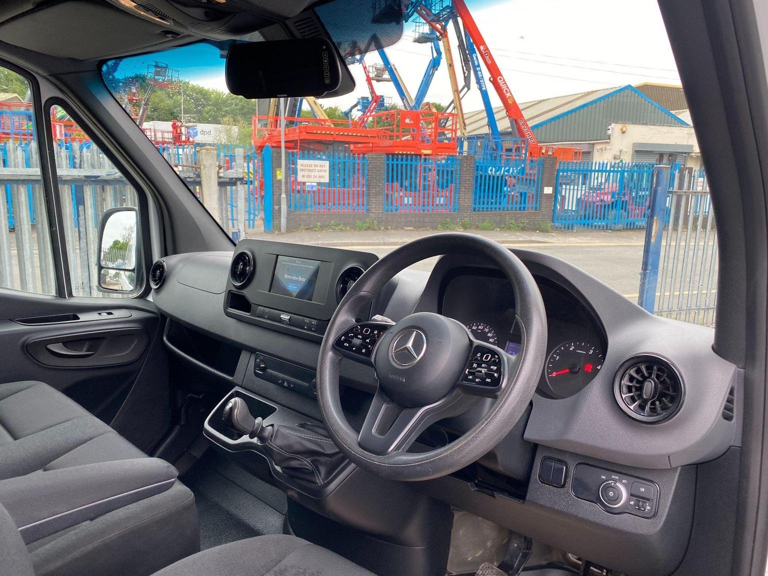 Mercedes Benz Sprinter