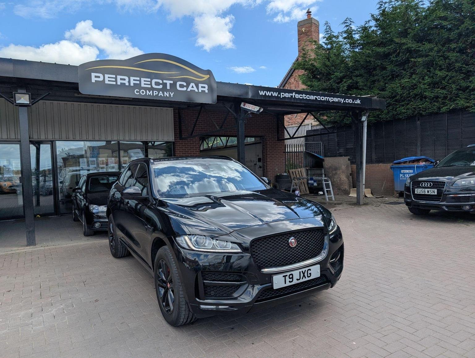 Jaguar F Pace