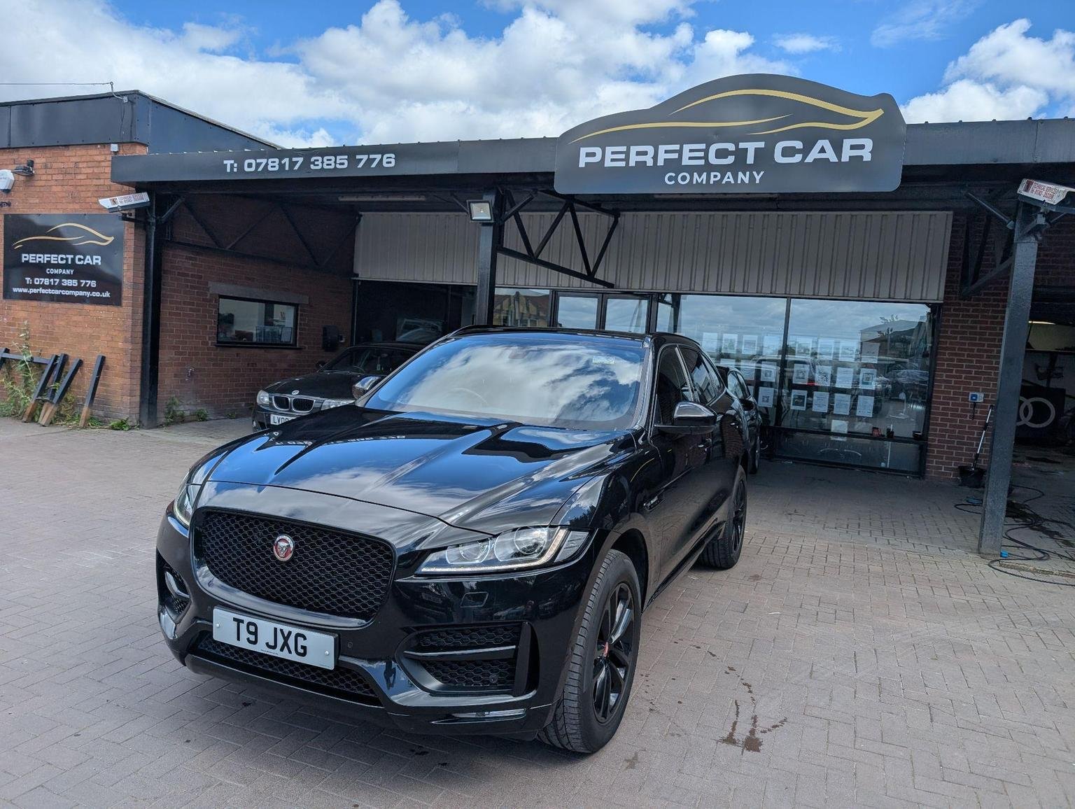 Jaguar F Pace