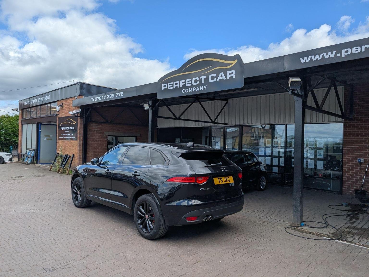 Jaguar F Pace