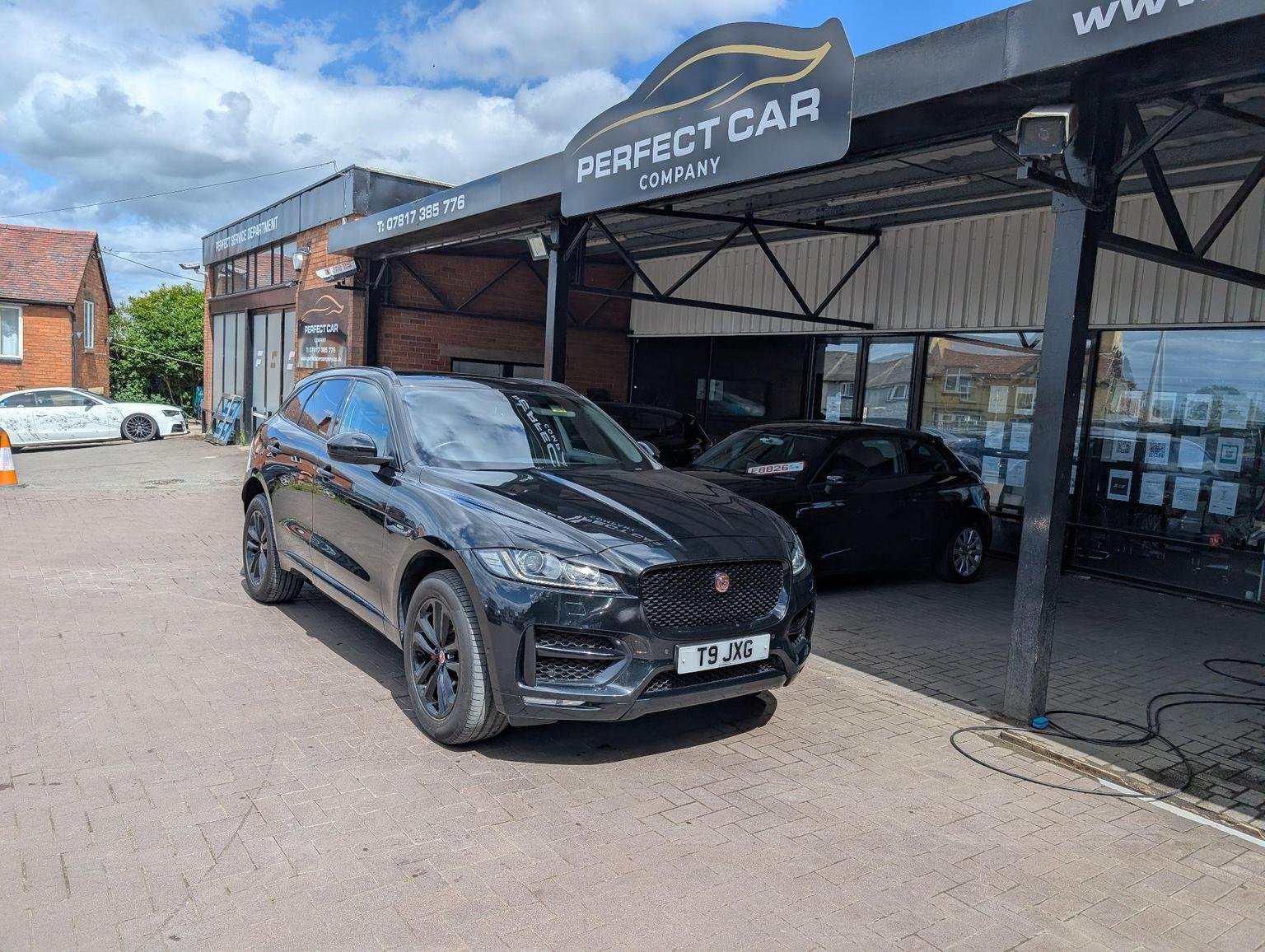 Jaguar F Pace