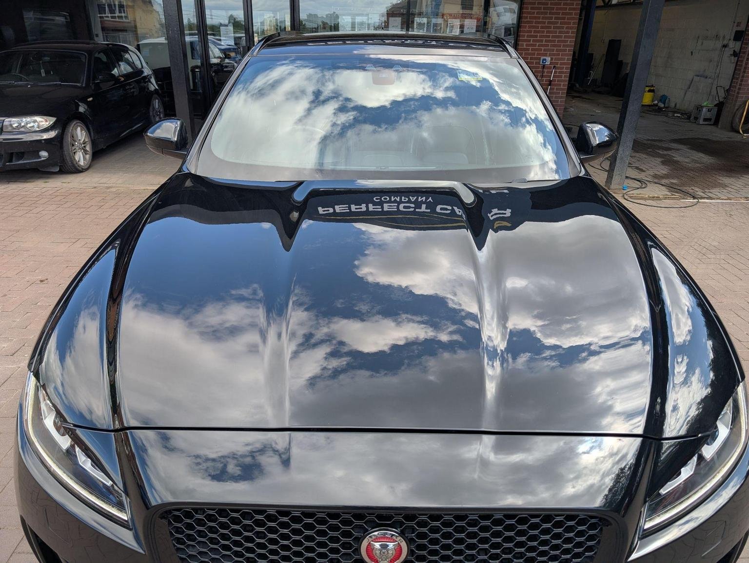 Jaguar F Pace