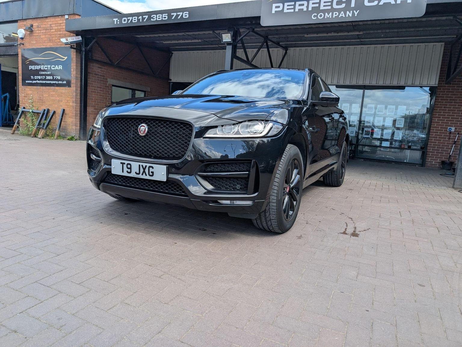 Jaguar F Pace