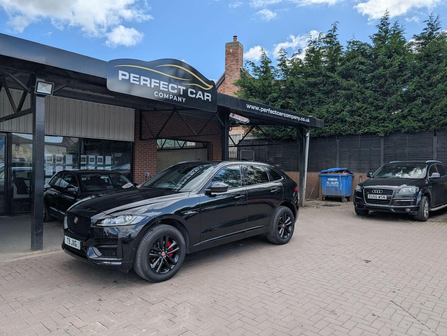 Jaguar F Pace