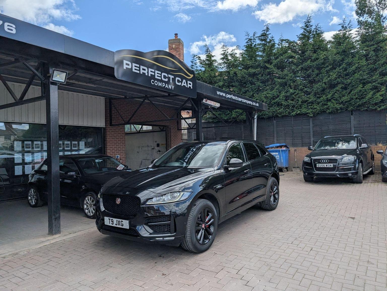 Jaguar F Pace