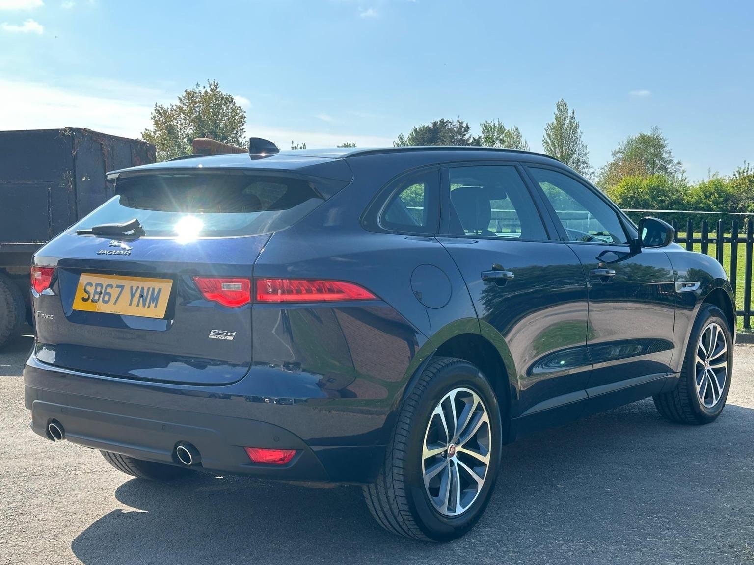 Jaguar F Pace