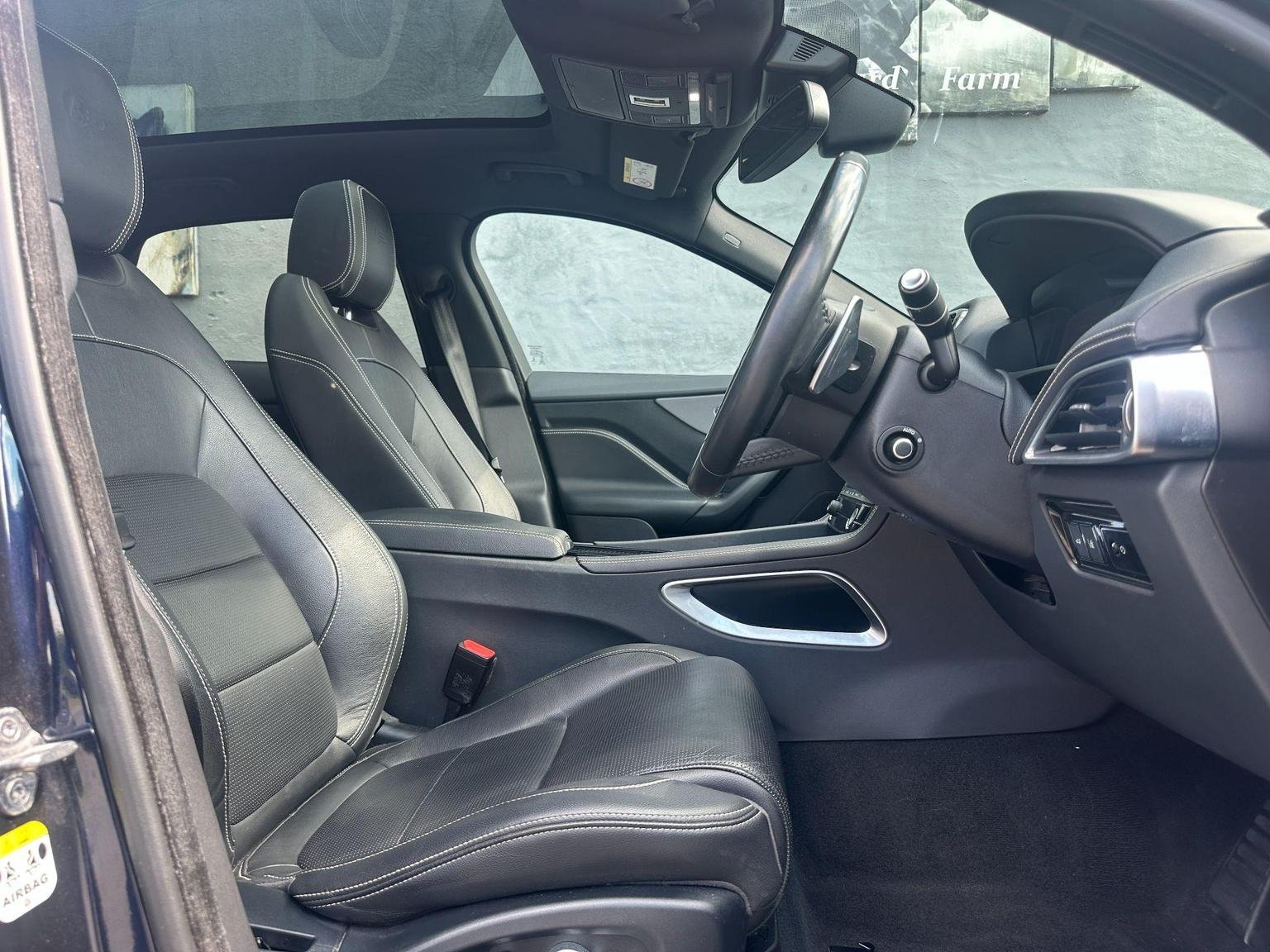 Jaguar F Pace