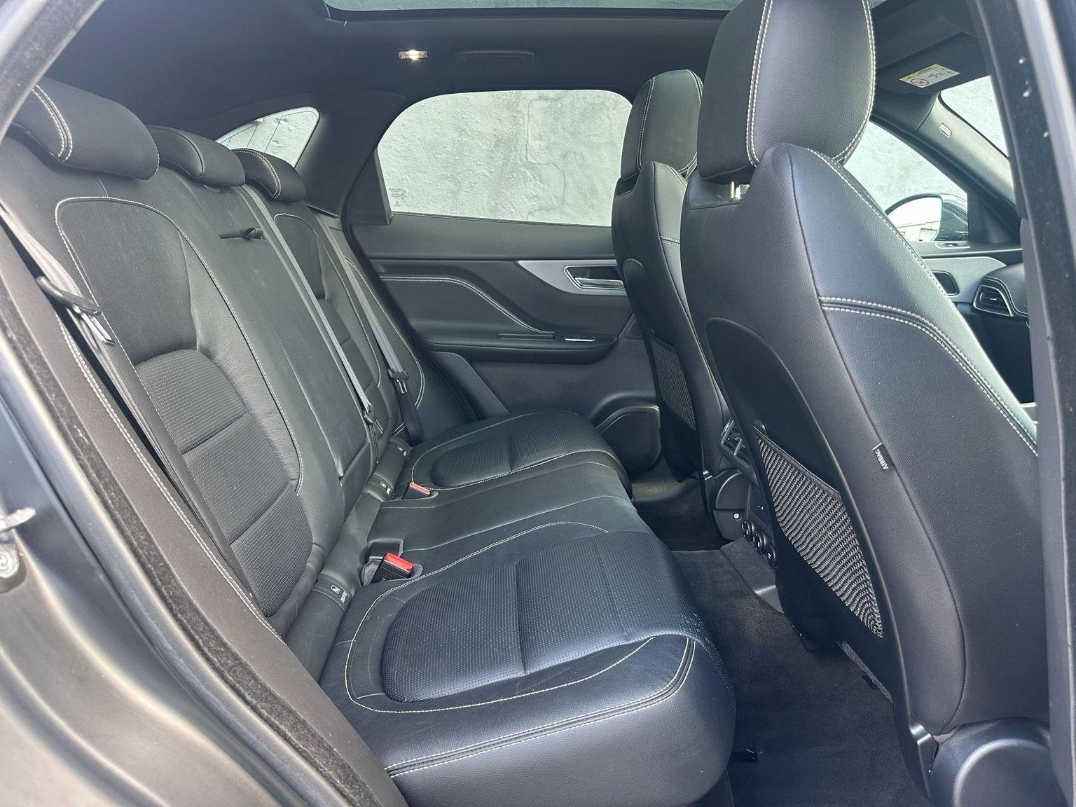 Jaguar F Pace