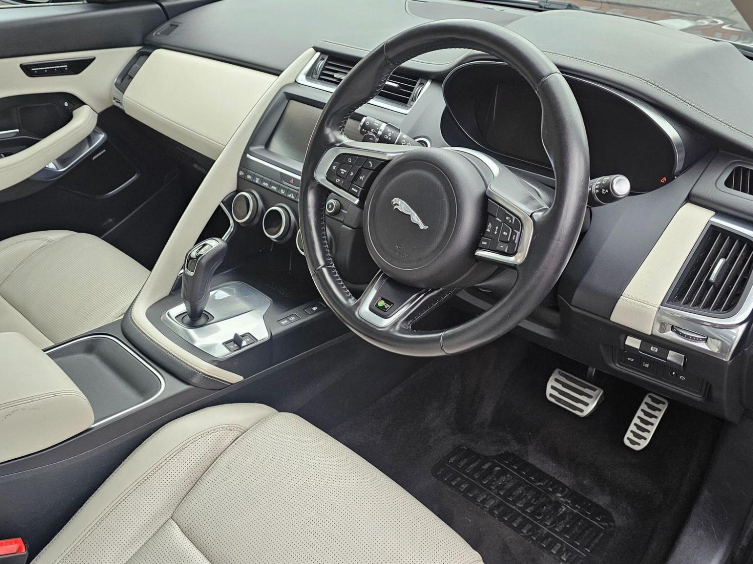 Jaguar E Pace