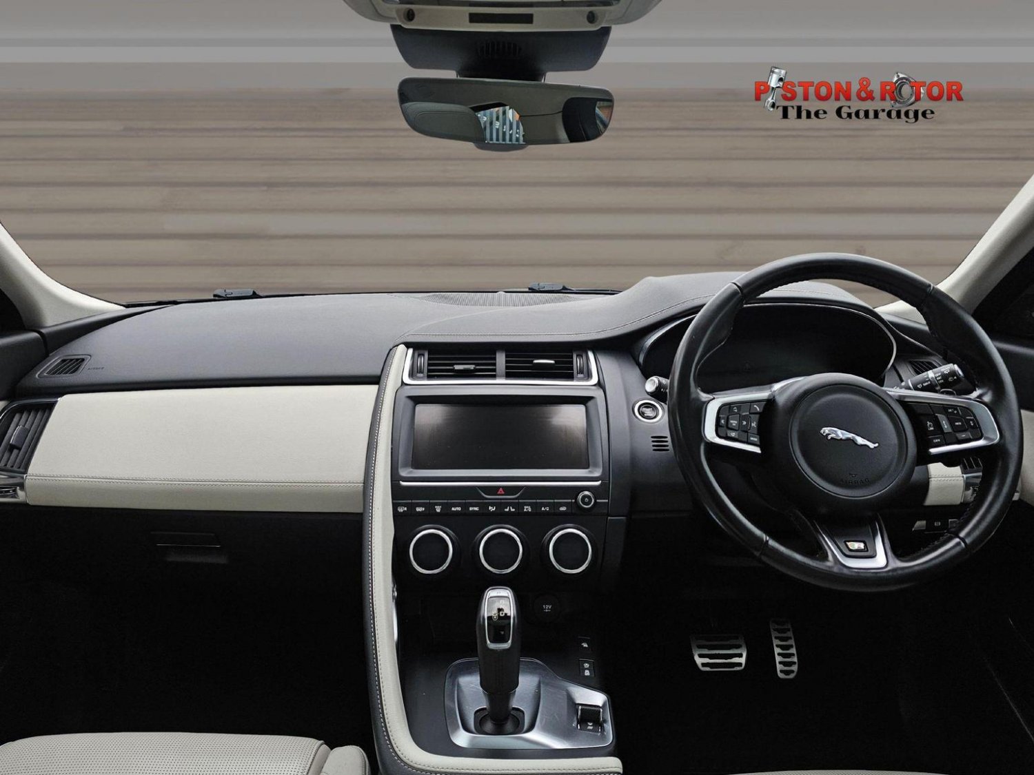 Jaguar E Pace