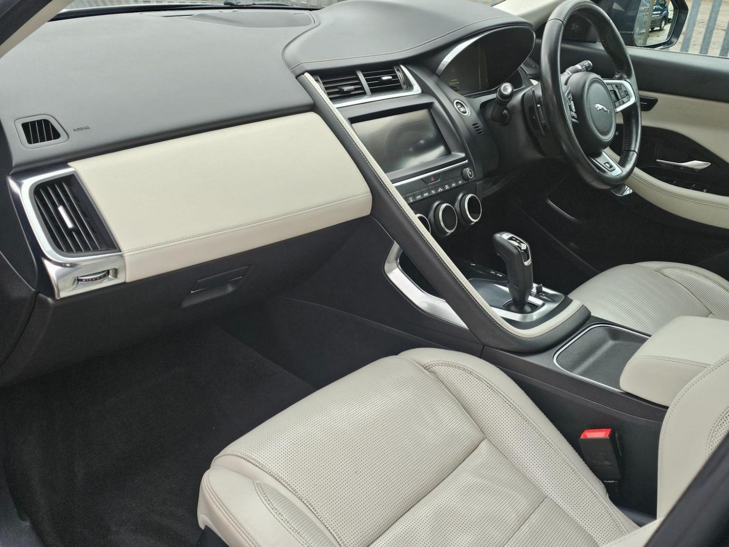 Jaguar E Pace
