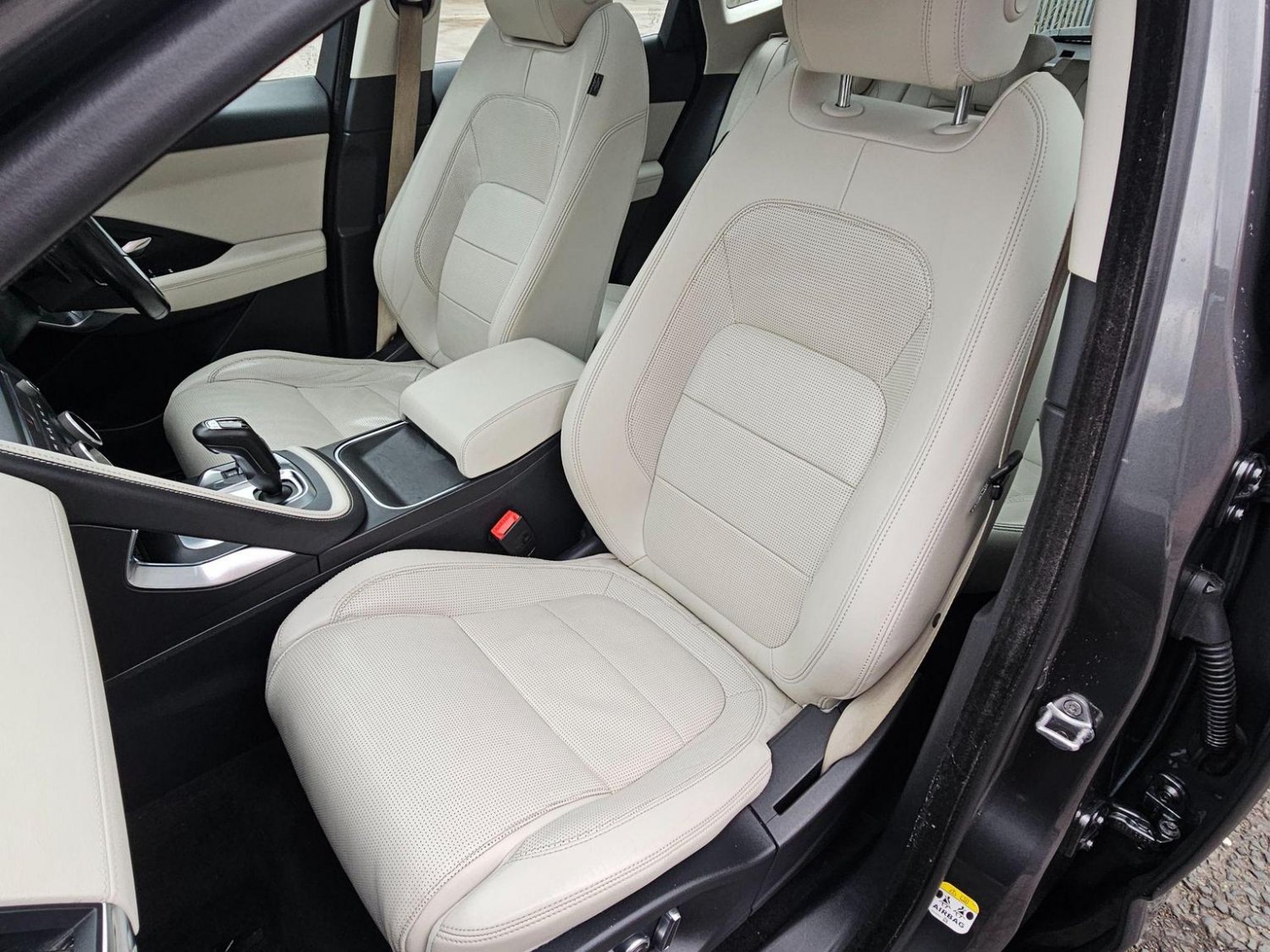Jaguar E Pace