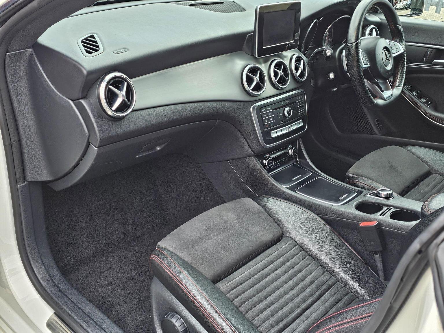 Mercedes Benz CLA