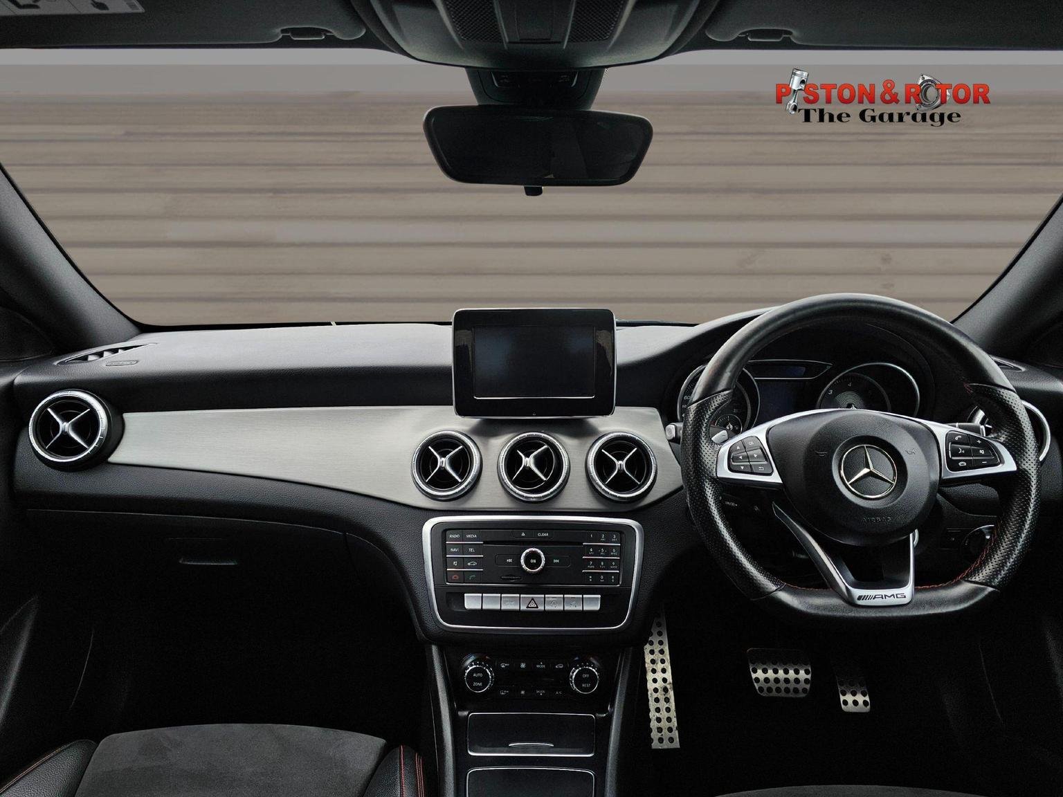 Mercedes Benz CLA