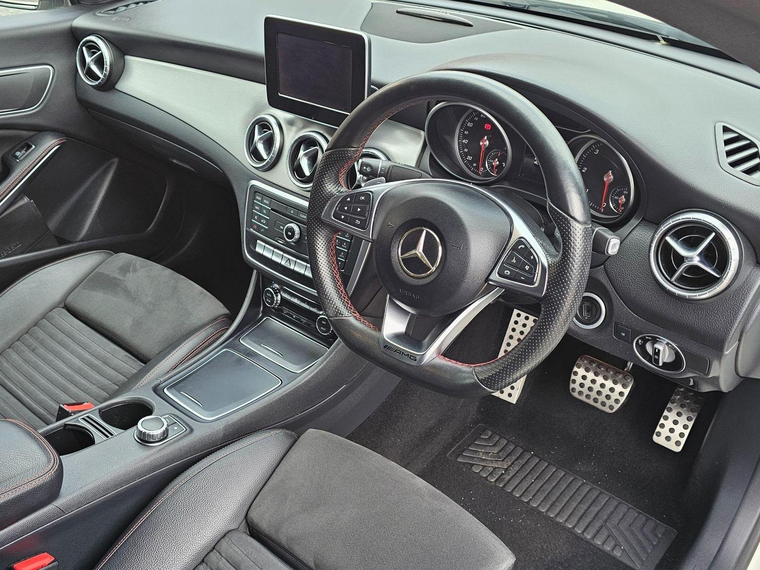 Mercedes Benz CLA