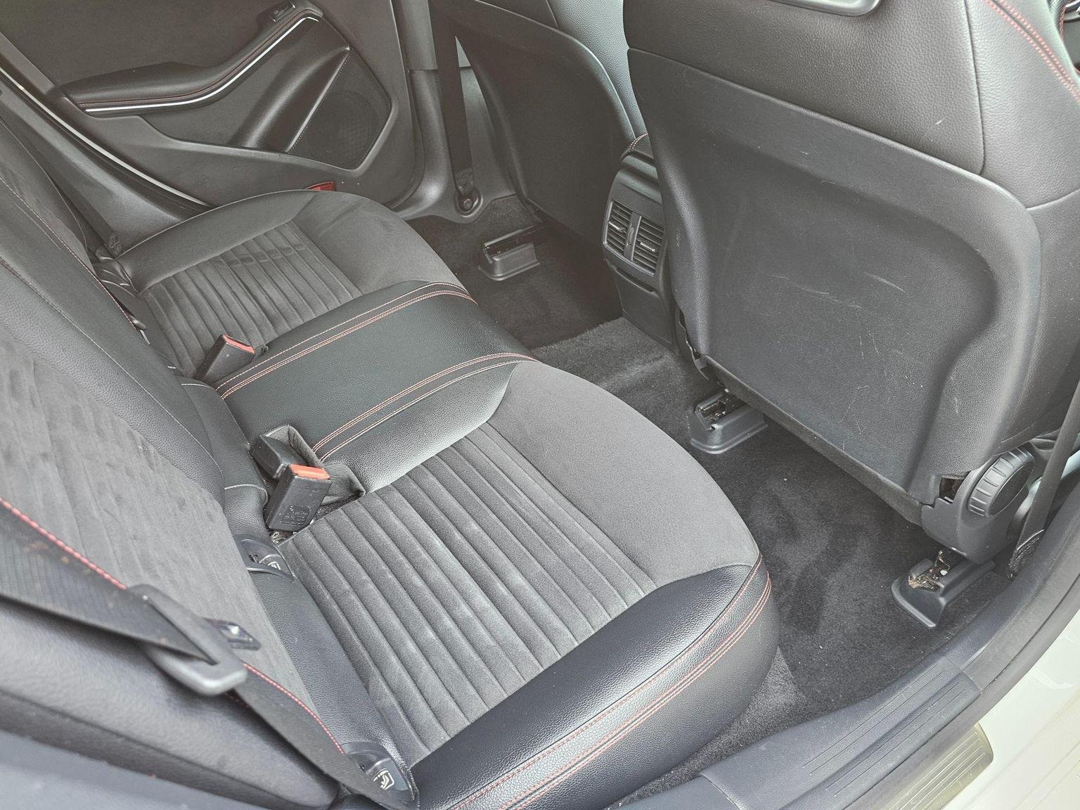Mercedes Benz CLA