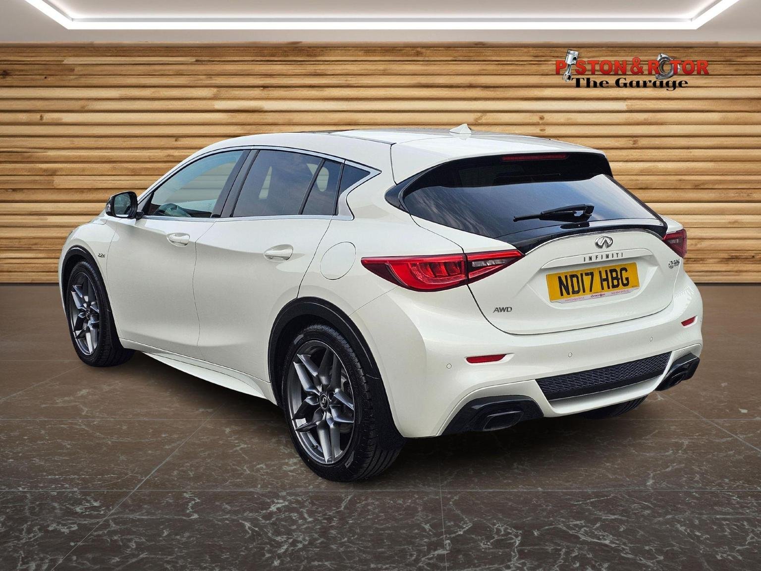 Infiniti Q30