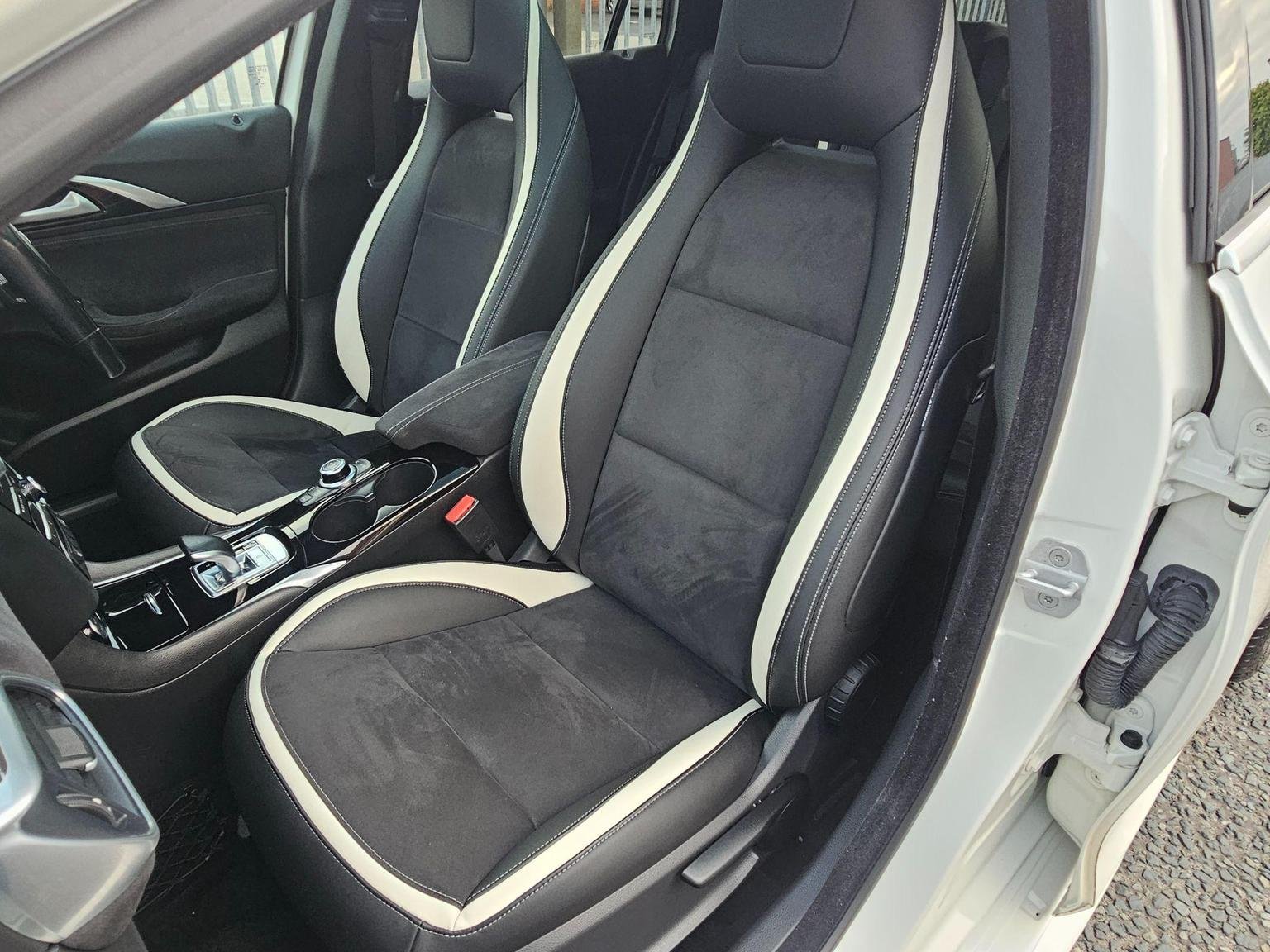 Infiniti Q30