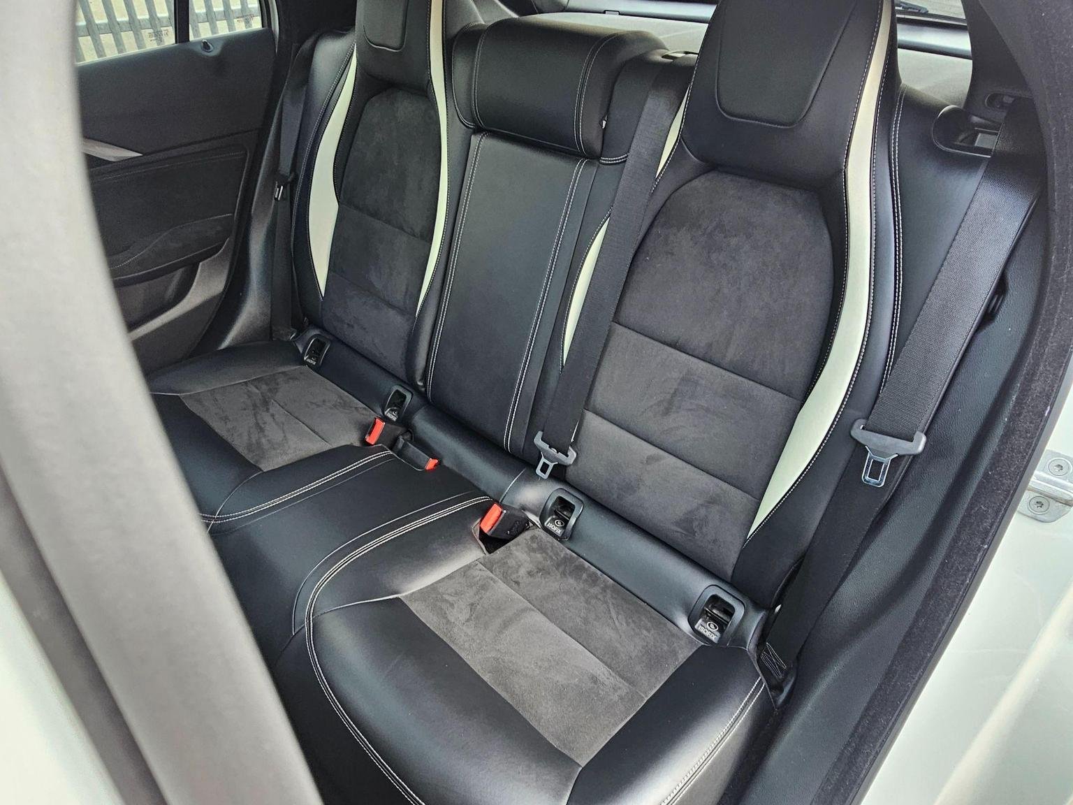 Infiniti Q30