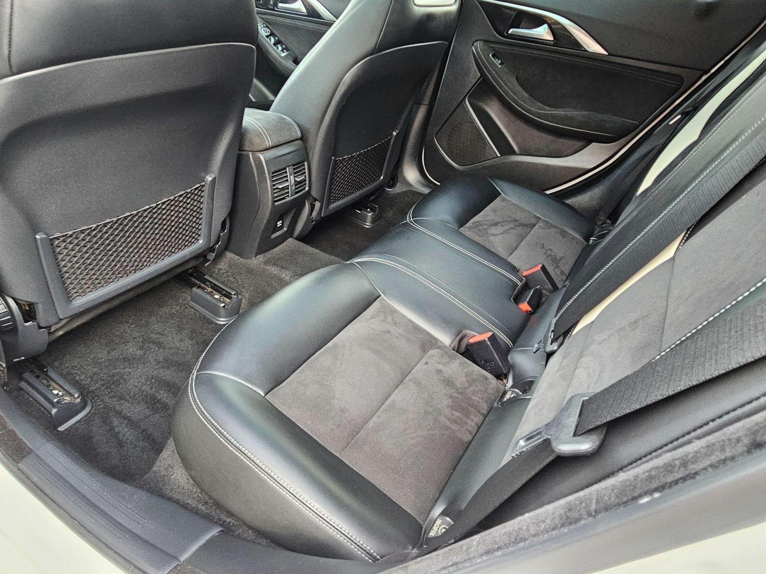 Infiniti Q30