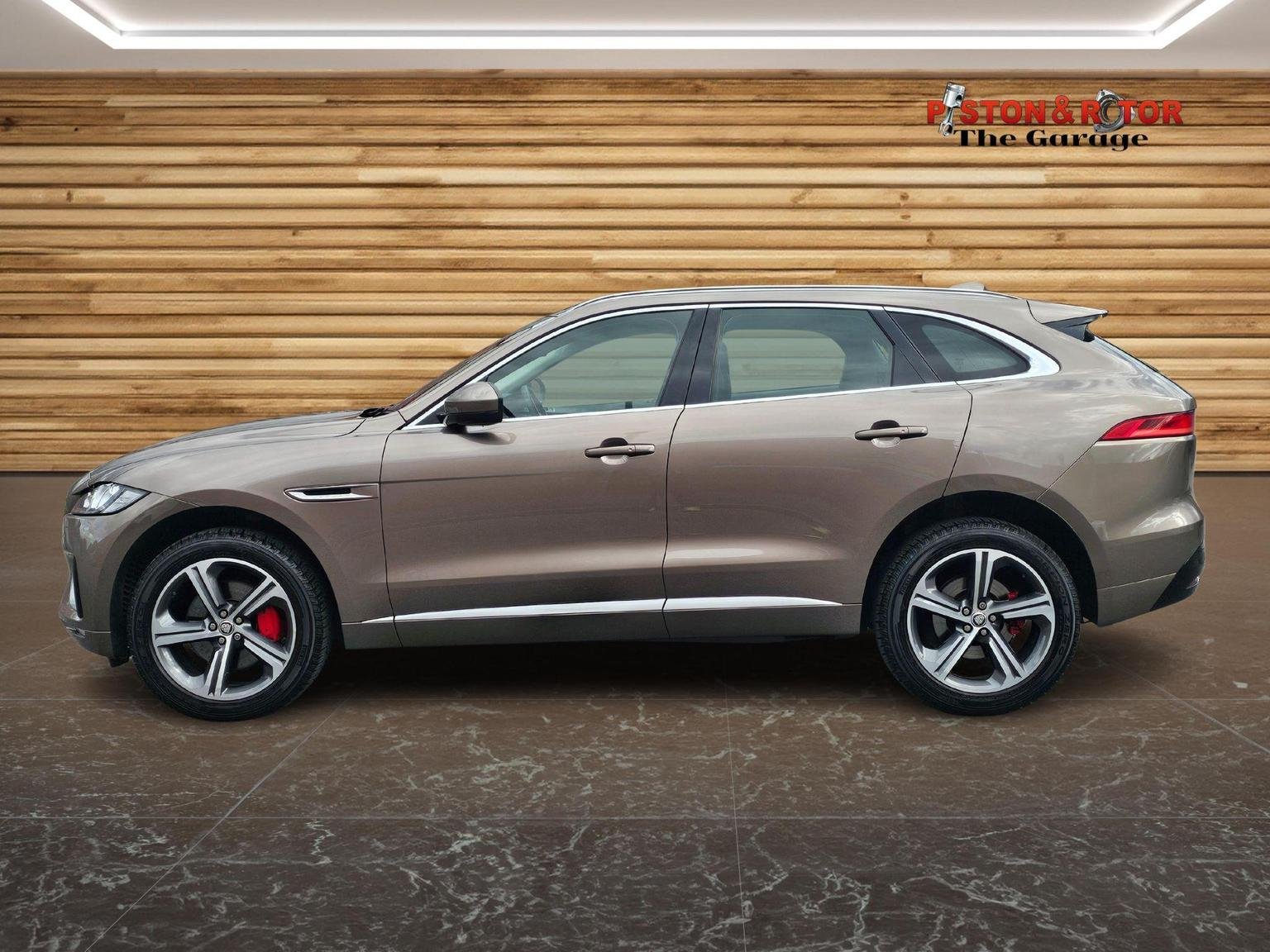 Jaguar F Pace