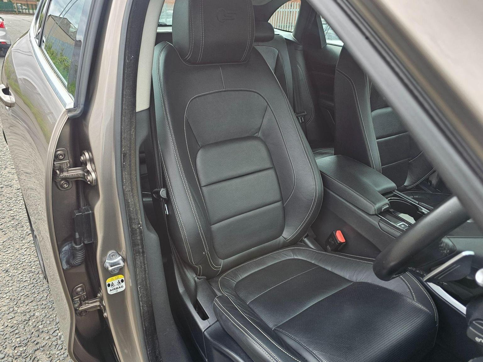 Jaguar F Pace