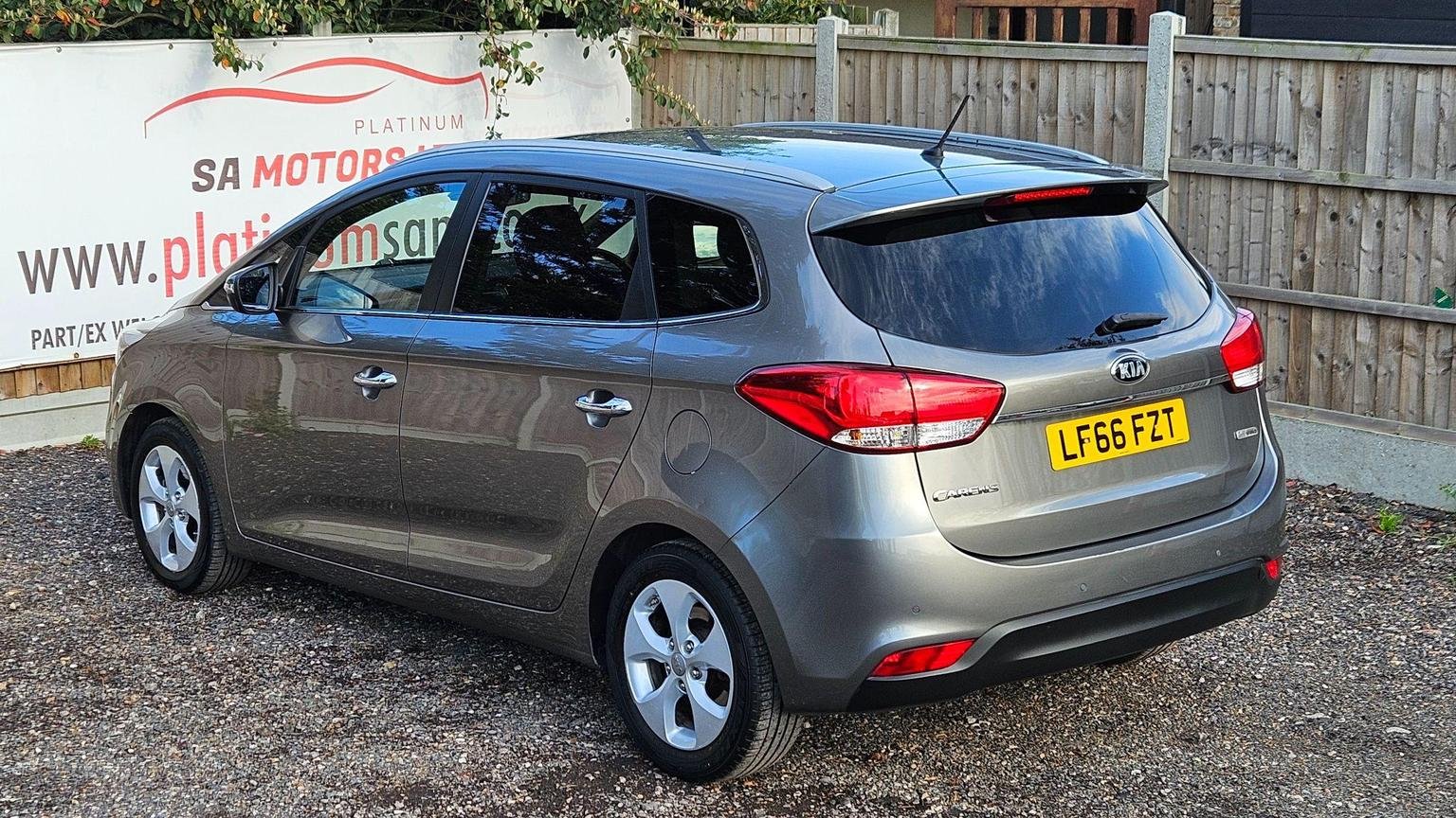 Kia Carens