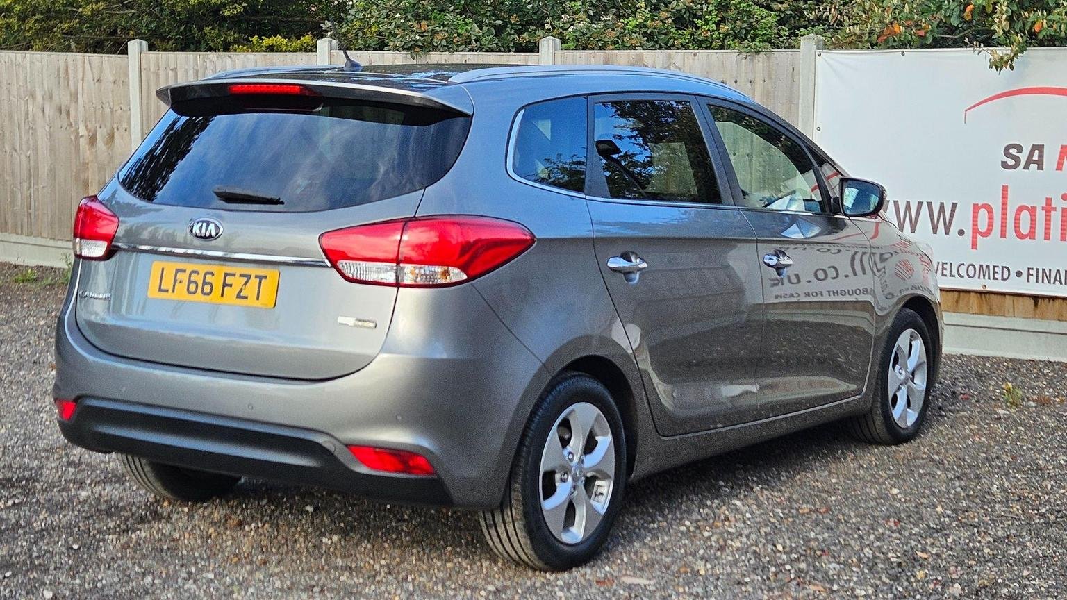Kia Carens