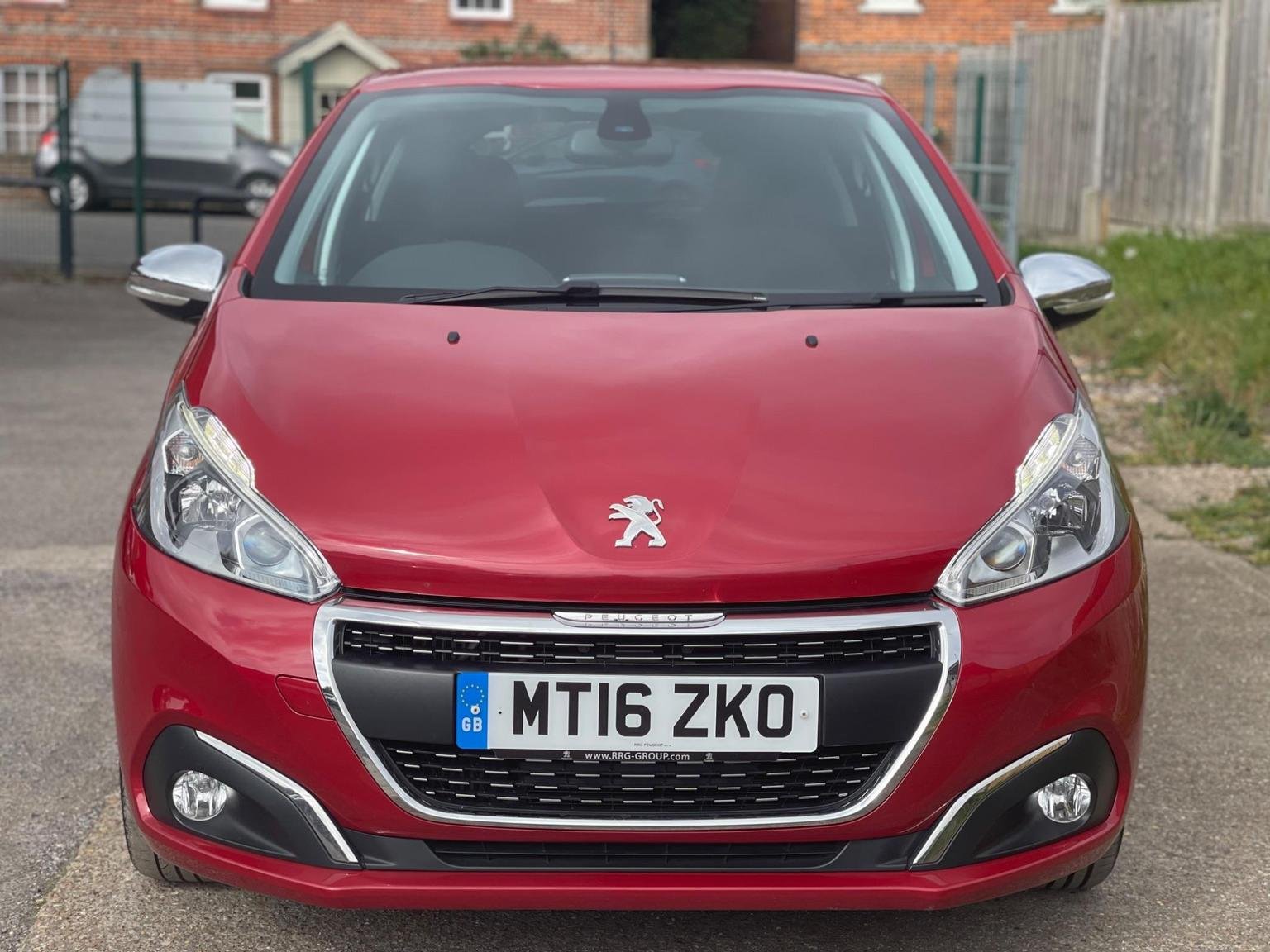 Peugeot 208