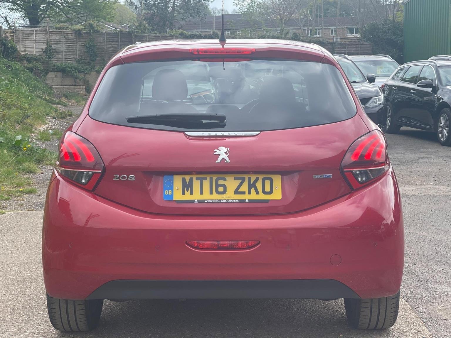 Peugeot 208